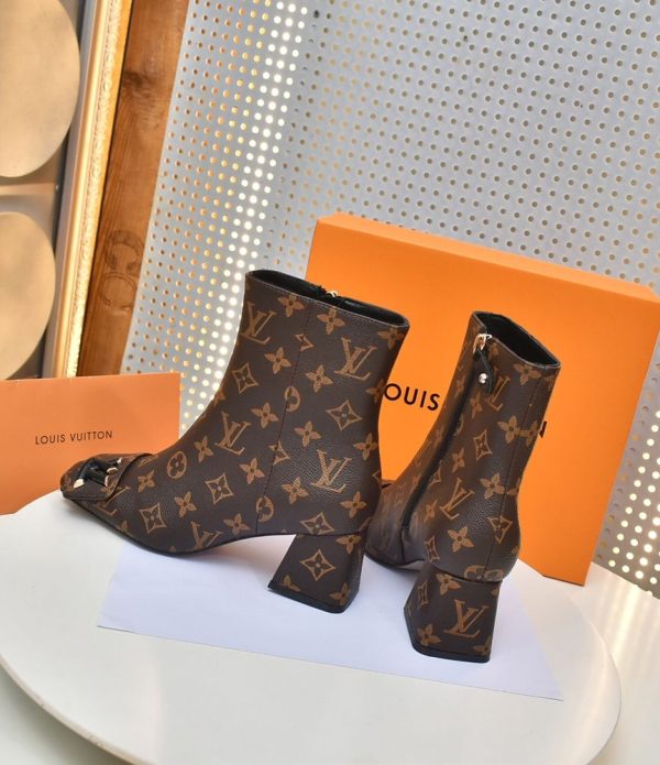 New Arrival Women LV Shoes 300