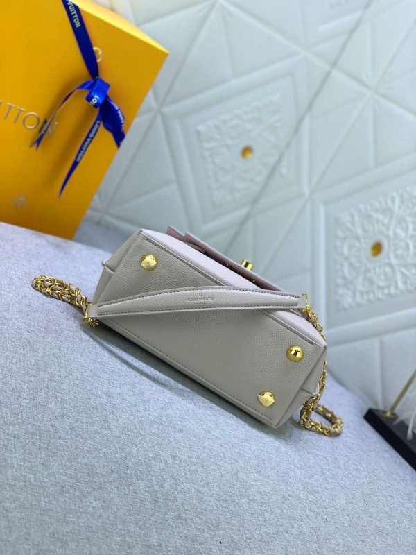 New Arrival L*V Handbag 975