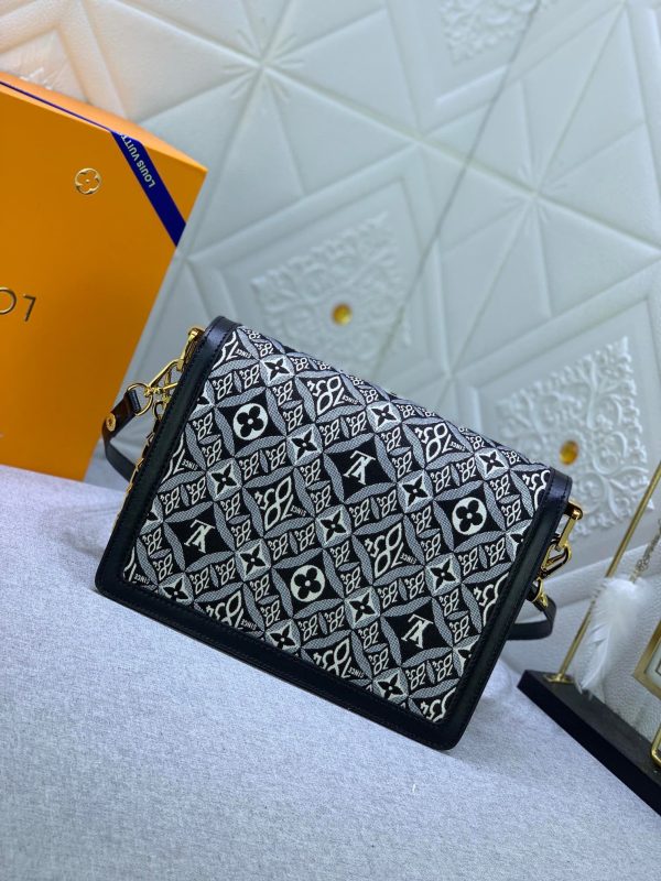 New Arrival L*V Handbag 915