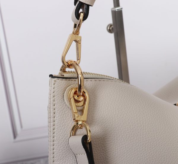 New Arrival L*V Handbag 615