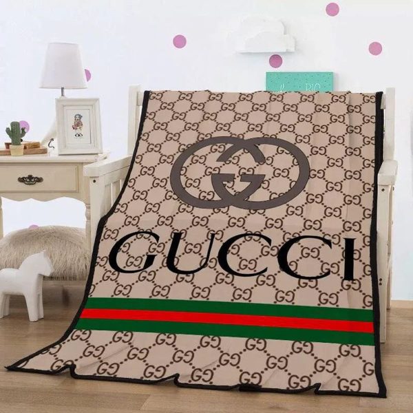 Beaver Gucci Blanket 004