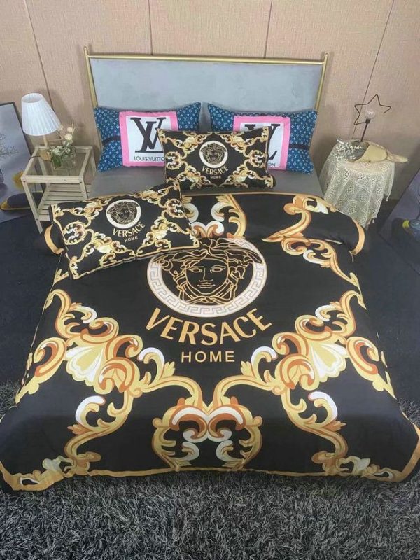 Luxury Brand Versace Type Bedding Sets 020