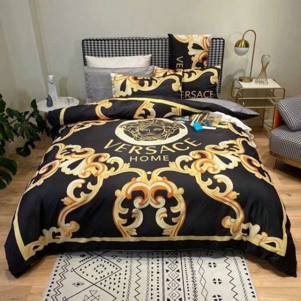 Luxury Brand Versace Type Bedding Sets 040