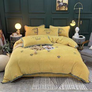 Luxury Brand Versace Type Bedding Sets 069