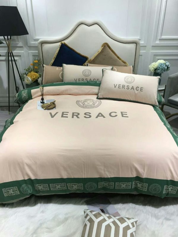 Luxury Brand Versace Type Bedding Sets 102