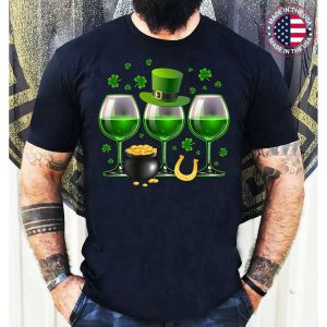Three Wine Glasses Clover Irish Shamrock St Patricks Day T-Shirt