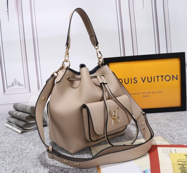 New Arrival L*V Handbag 740