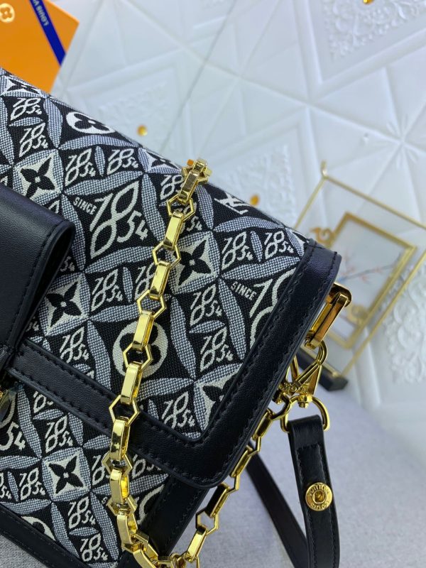 New Arrival L*V Handbag 915