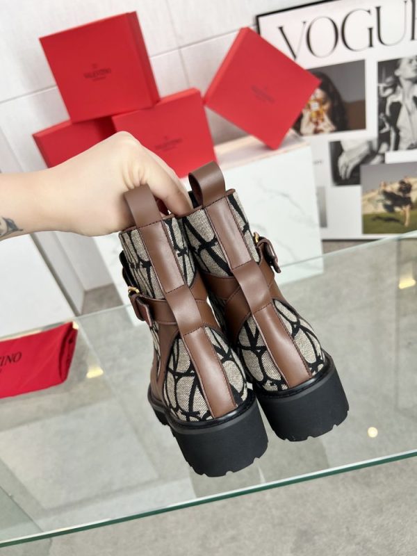 New Arrival Valentino Women Shoes 005