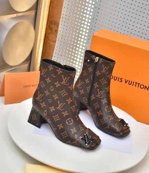 New Arrival Women LV Shoes 300