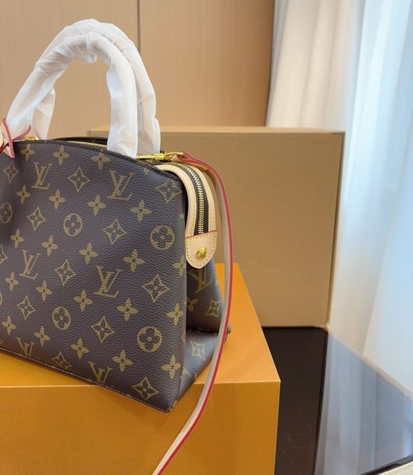 New Arrival LV Handbag L822