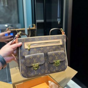 New Arrival LV Handbag L200