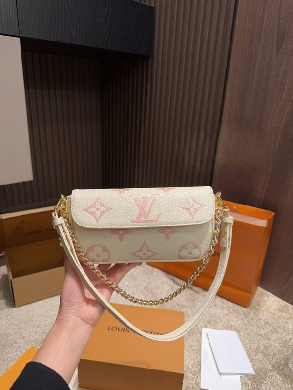 New Arrival LV Handbag L915