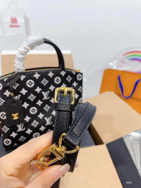 New Arrival LV Handbag L961