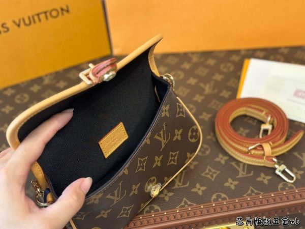 New Arrival LV Handbag L994