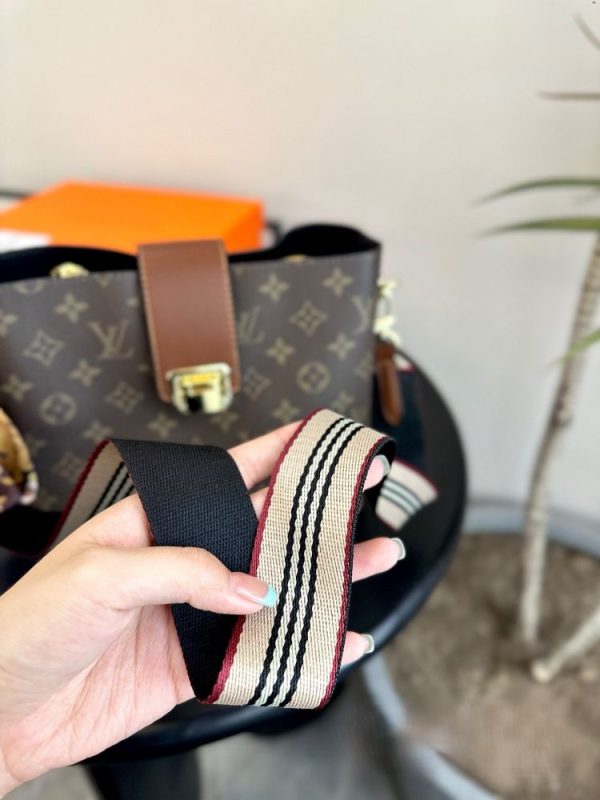 New Arrival LV Handbag L990