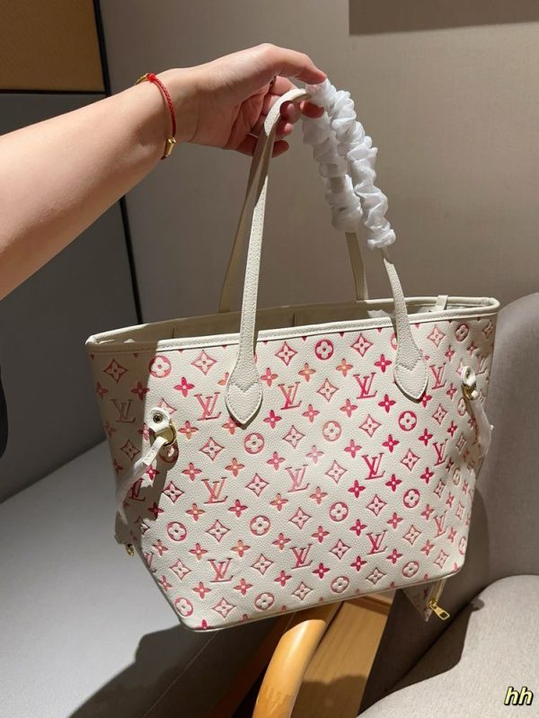 New Arrival LV Handbag L1082