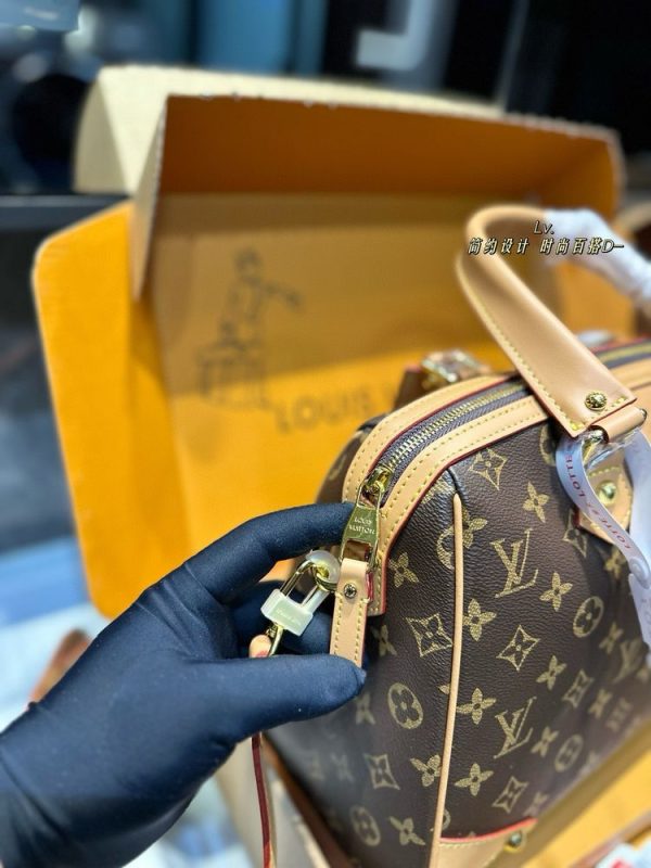 New Arrival LV Handbag L1093