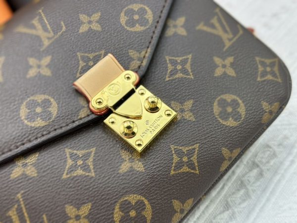 Luxury LV Handbag M11941