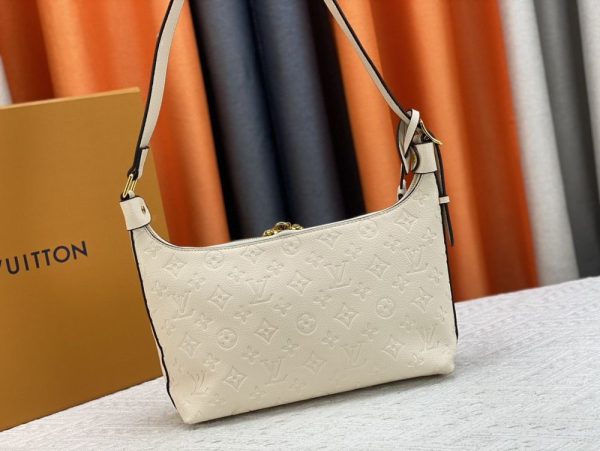 Luxury LV Handbag M46610