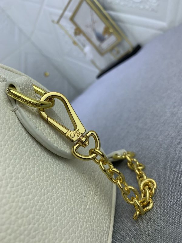 Luxury LV Handbag M46667