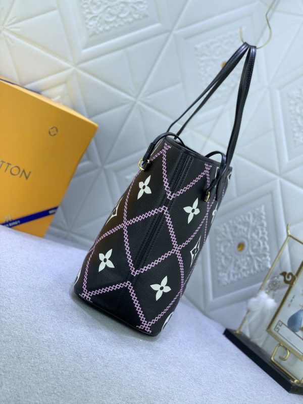 Luxury LV Handbag M46040