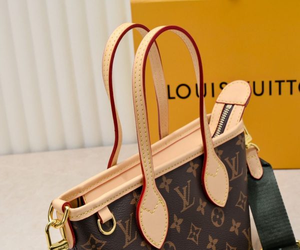 Luxury LV Handbag M46705