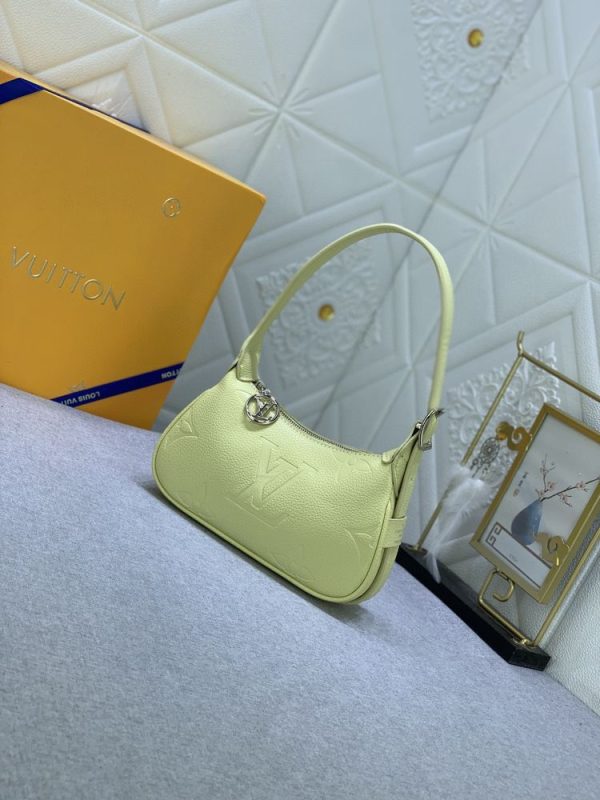 Luxury LV Handbag M82391