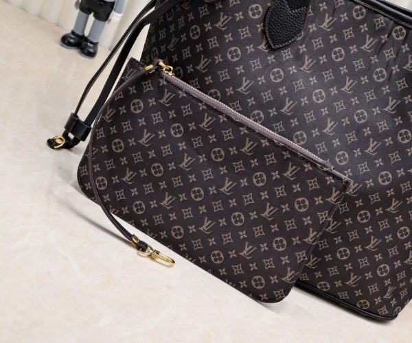 Luxury LV Handbag M57230