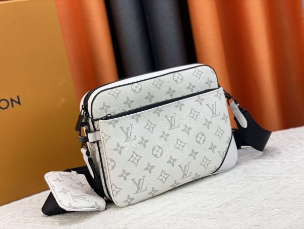 Luxury LV Handbag M69443