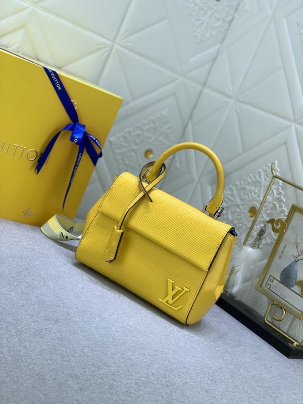 Luxury LV Handbag M58931