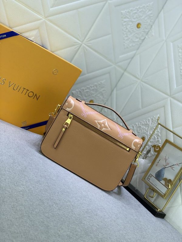 Luxury LV Handbag M46028