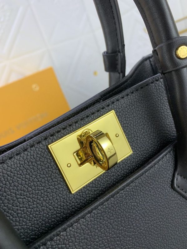 Luxury LV Handbag M57728