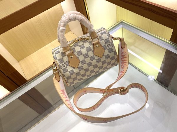 Luxury LV Handbag M46222