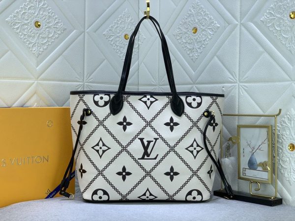 Luxury LV Handbag M46040