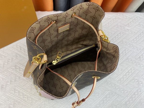 Luxury LV Handbag N40474