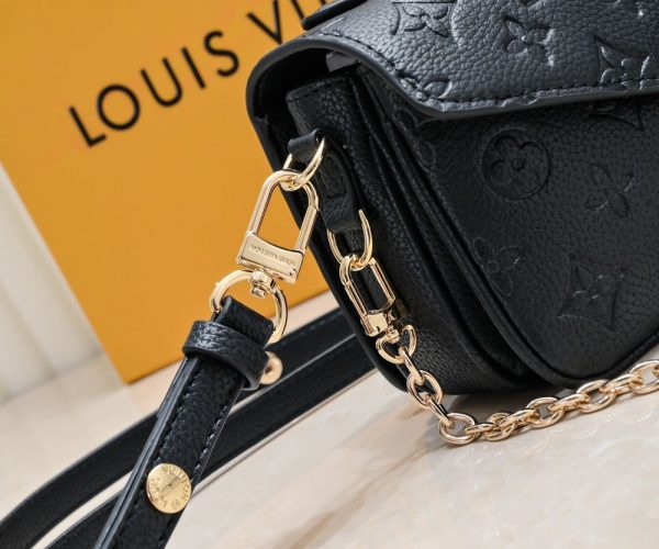 Luxury LV Handbag M22834