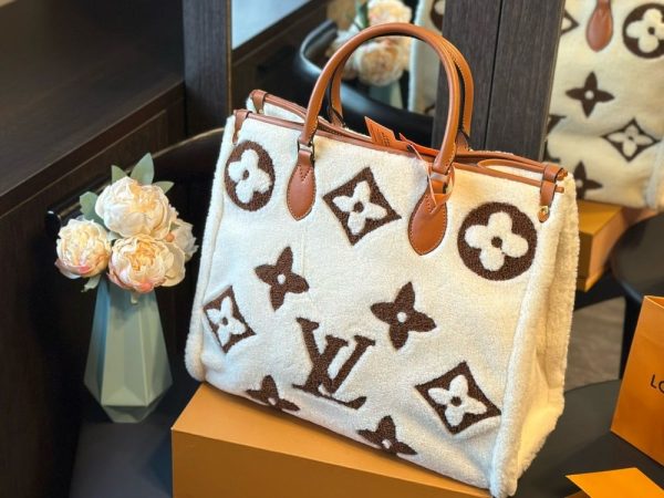 New Arrival LV Handbag L1256