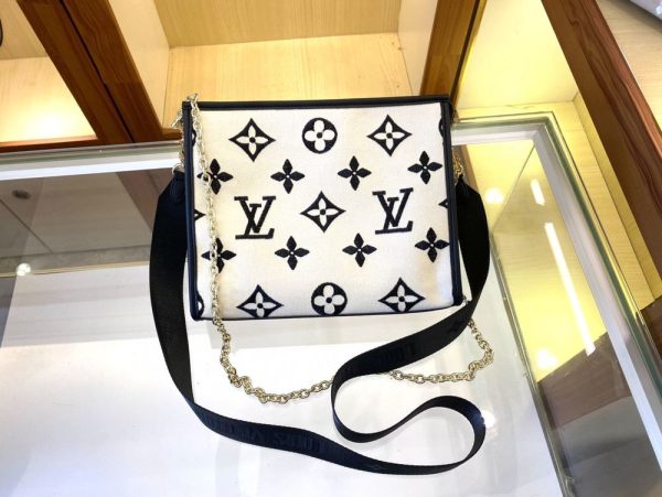 Luxury LV Handbag M22088