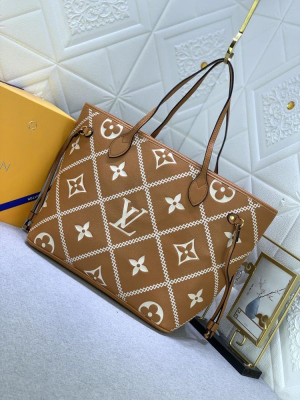 Luxury LV Handbag M46040