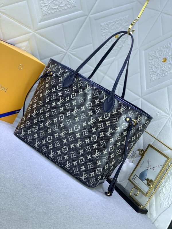 Luxury LV Handbag M22921