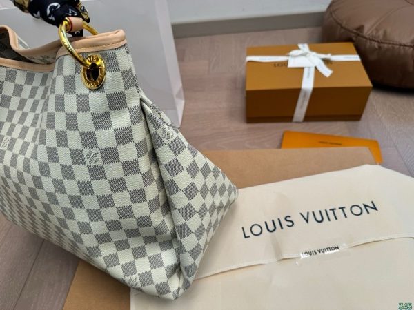 New Arrival LV Handbag L1284